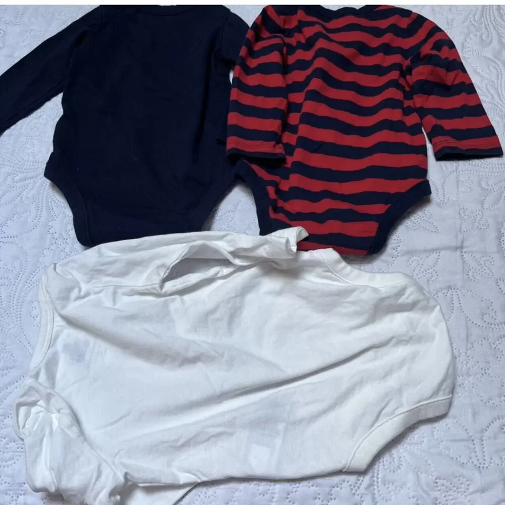 Gap Valentine's Day Bodysuit Bundle Size 6-12m